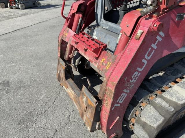 Image of Takeuchi TL12V2 equipment image 4