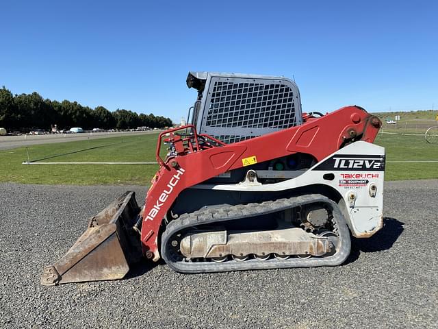 Image of Takeuchi TL12V2 equipment image 2