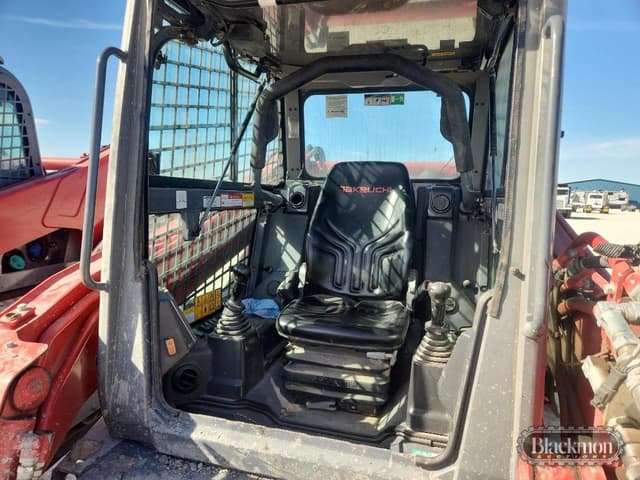 Image of Takeuchi TL12V2 equipment image 2