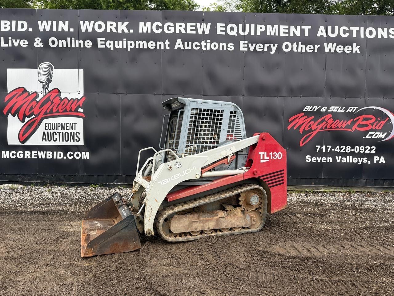 Takeuchi TL130 Equipment Image0