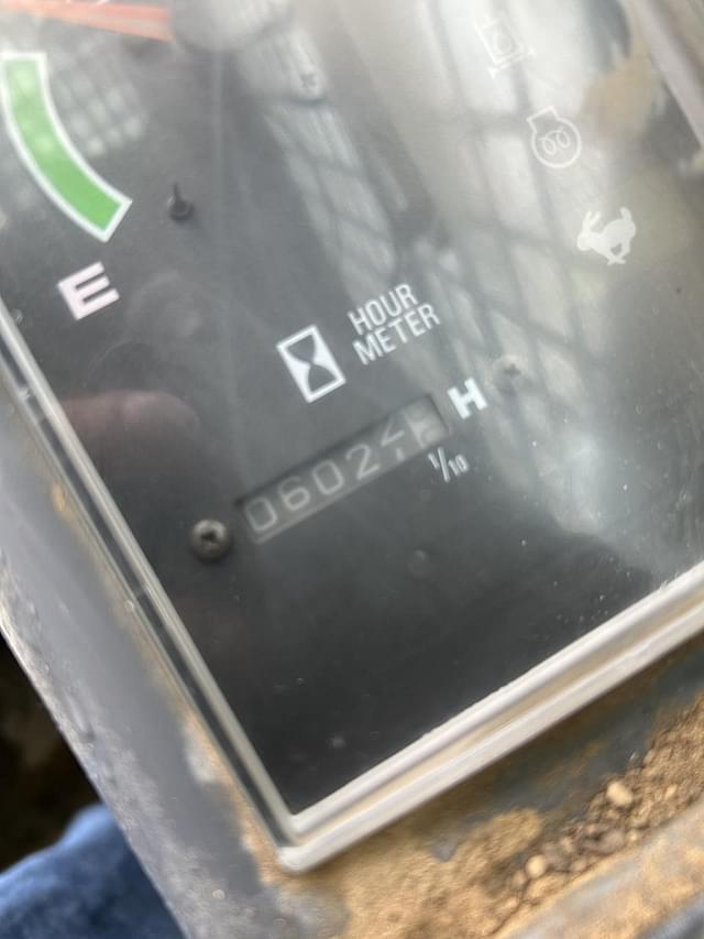 Image of Takeuchi TL140 equipment image 4