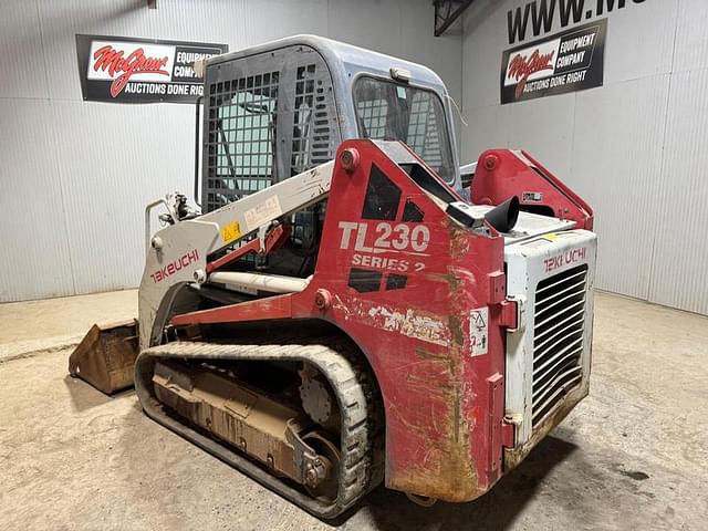 Image of Takeuchi TL230 equipment image 3