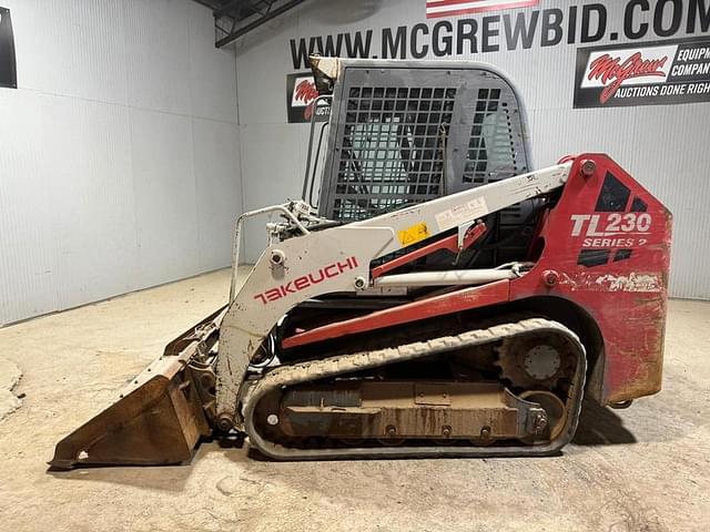 Image of Takeuchi TL230 equipment image 2