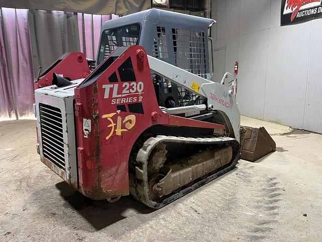 Image of Takeuchi TL230 equipment image 4