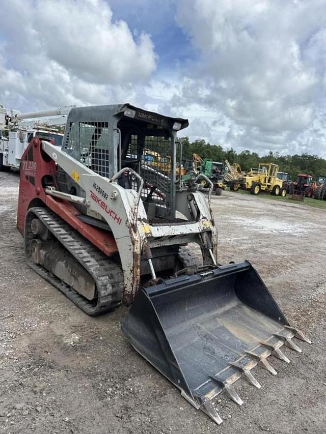 Image of Takeuchi TL230 equipment image 4