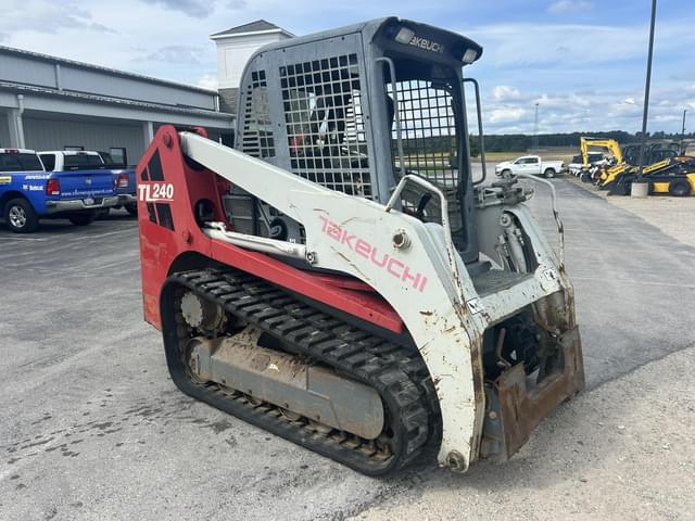 Image of Takeuchi TL240 equipment image 2