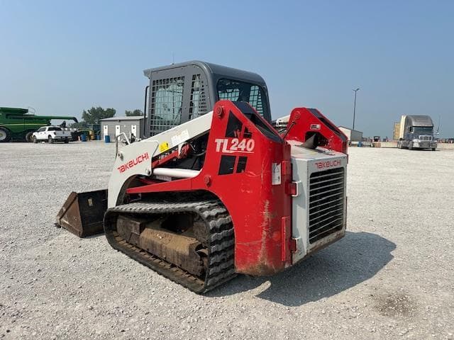 Image of Takeuchi TL240 equipment image 2