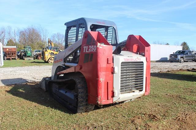 Image of Takeuchi TL250 equipment image 3