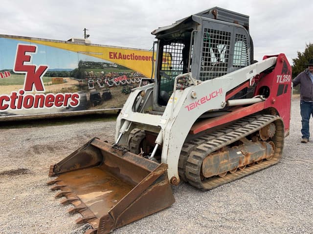 Image of Takeuchi TL250 equipment image 2