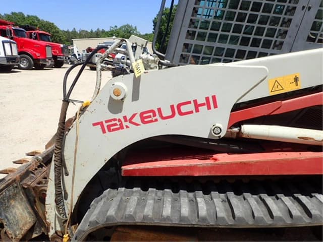Image of Takeuchi TL250 equipment image 4