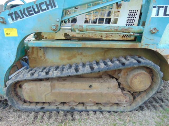 Image of Takeuchi TL26 equipment image 4