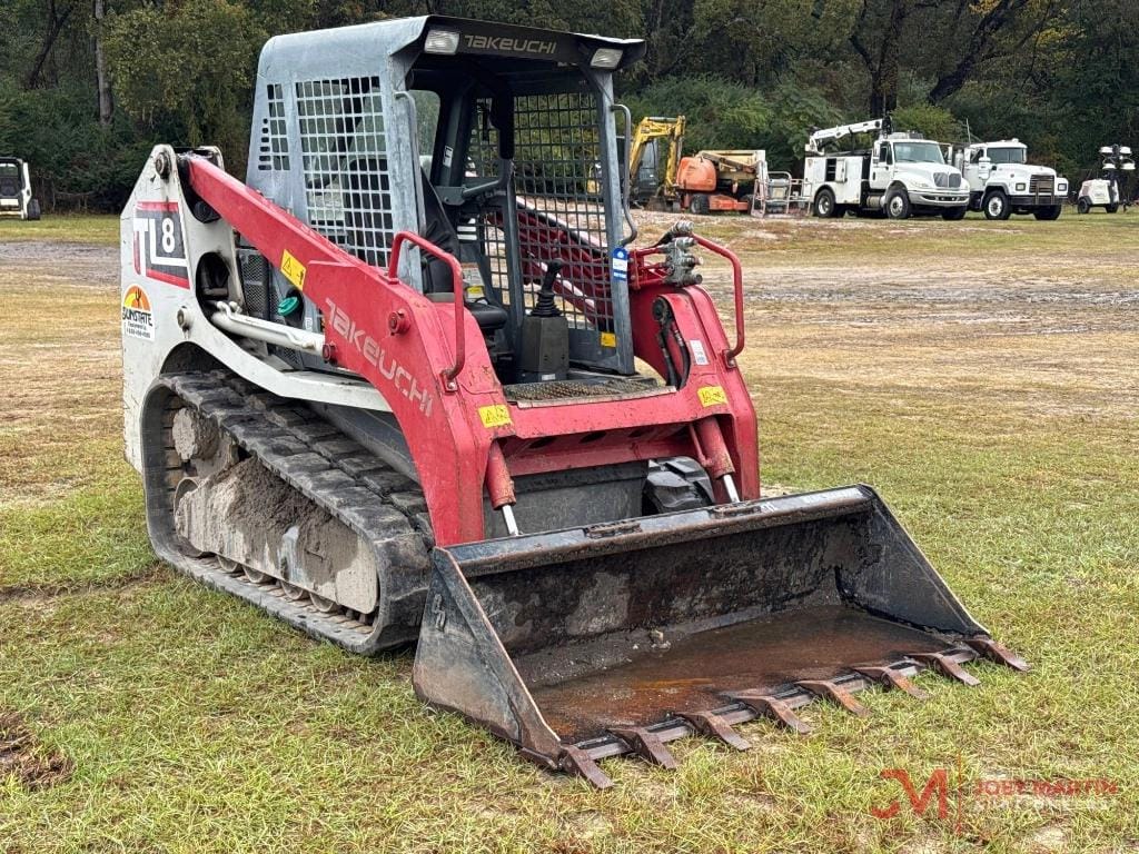 Takeuchi TL8 Equipment Image0