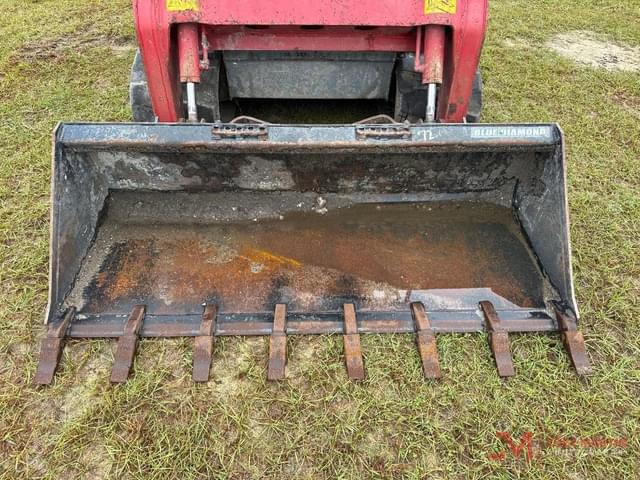 Image of Takeuchi TL8 equipment image 4