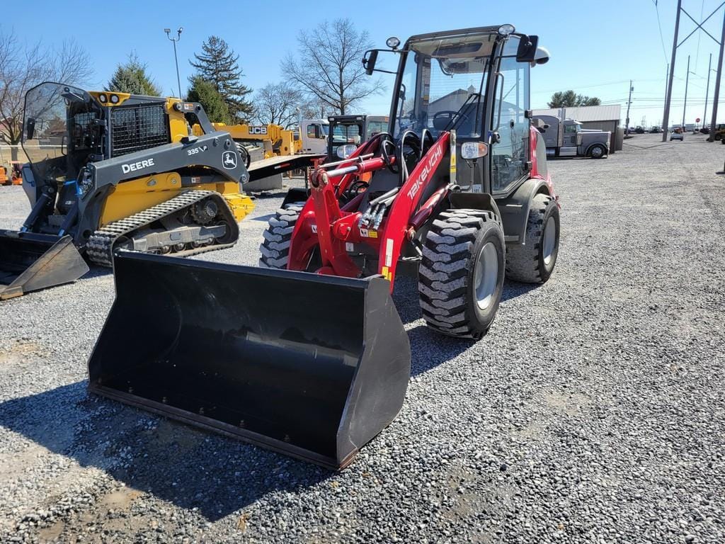 Takeuchi TW60 Equipment Image0