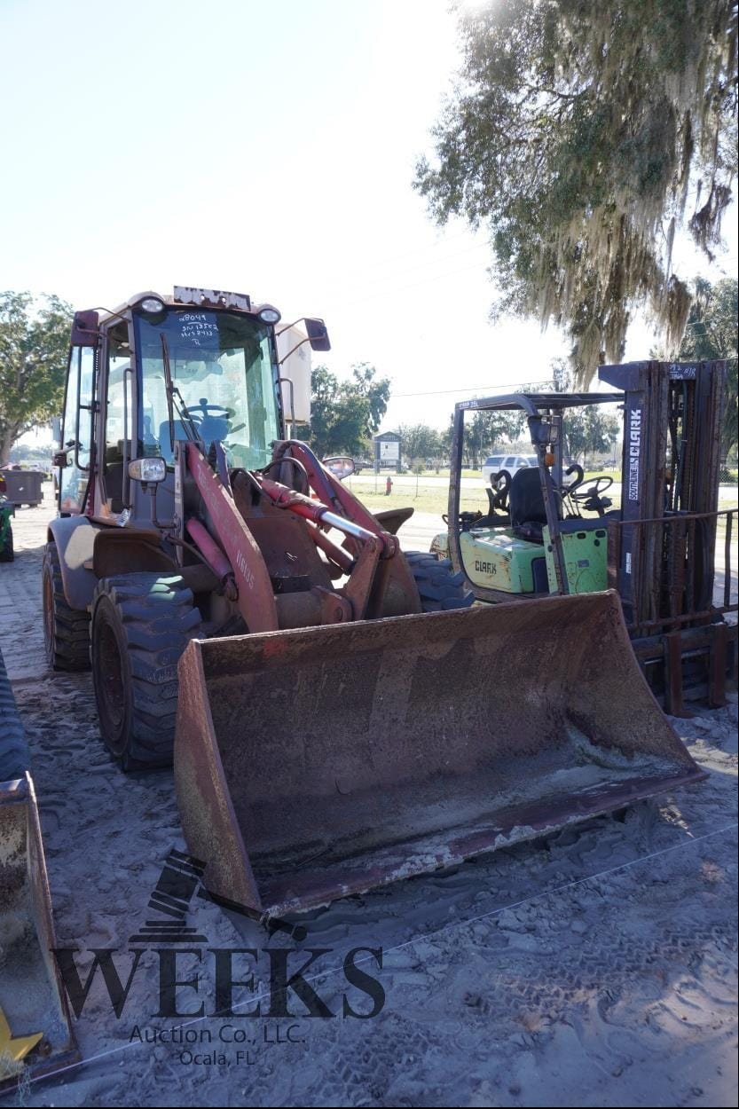 Takeuchi TW80 Equipment Image0