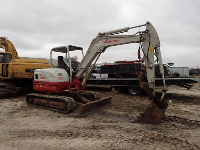 Image of Takeuchi TB260 equipment image 2