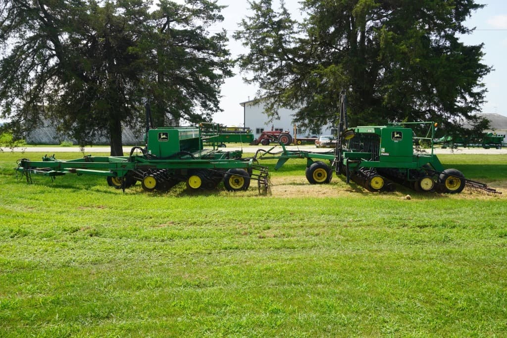 Image of John Deere 750 Primary image