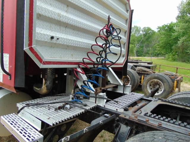 Image of Mack 600 equipment image 4
