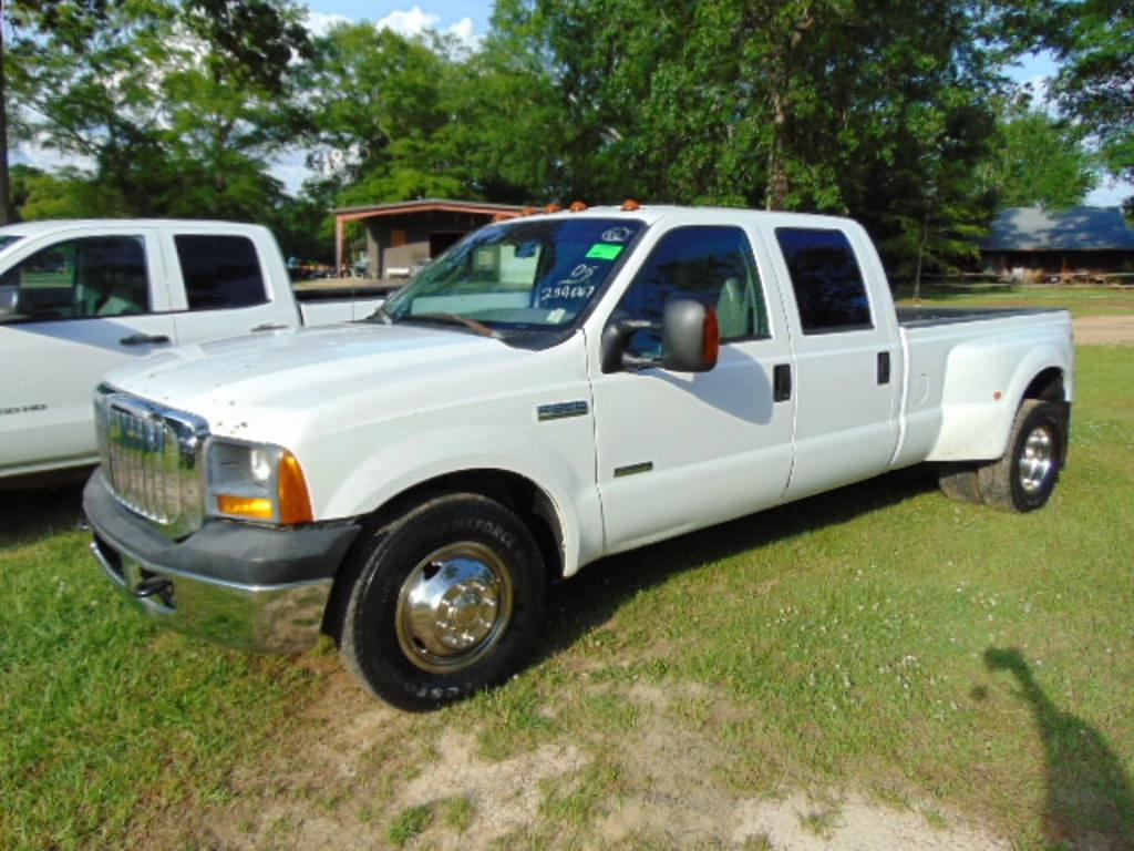 Image of Ford F-350 Primary image