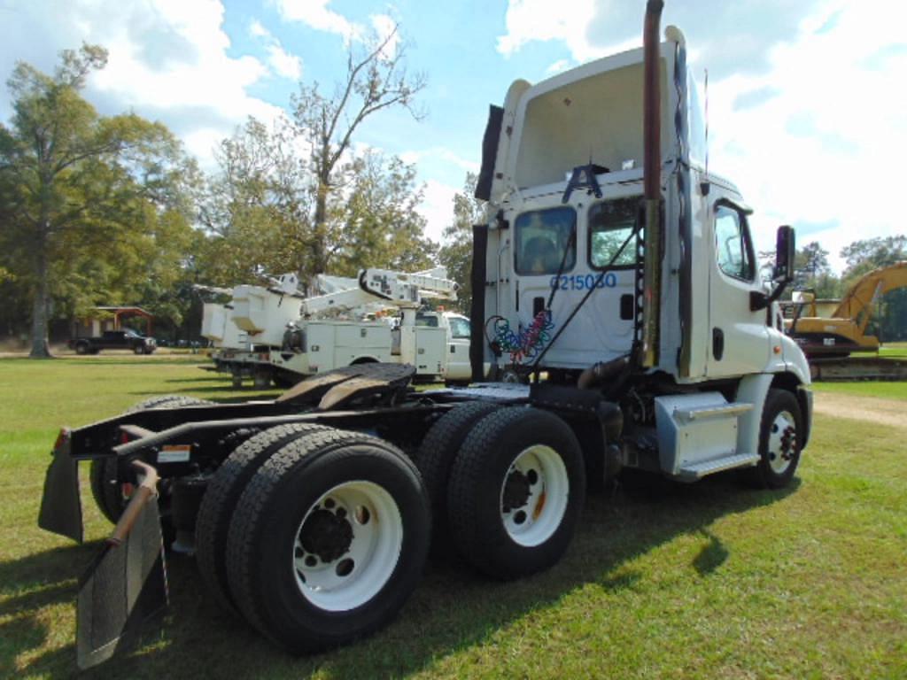 Image of Freightliner Cascadia Primary image