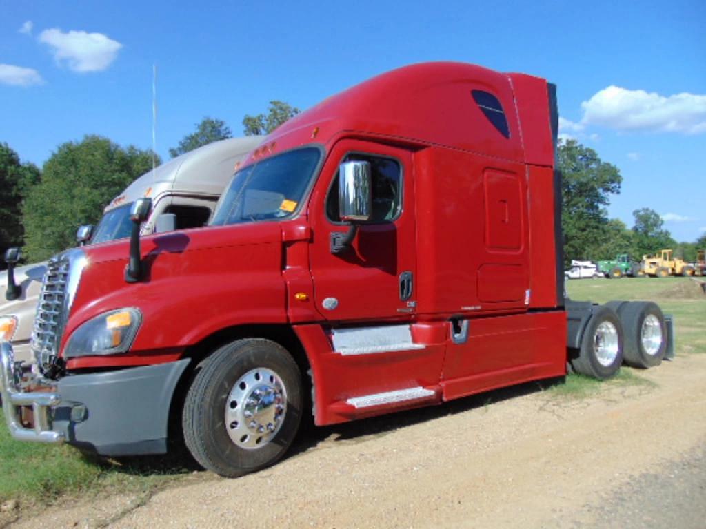 Image of Freightliner Cascadia Primary image