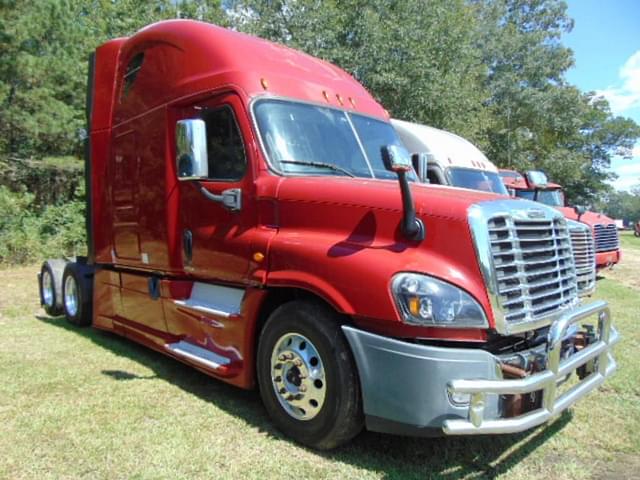 Image of Freightliner Cascadia equipment image 1