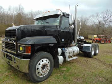 Main image Mack Pinnacle