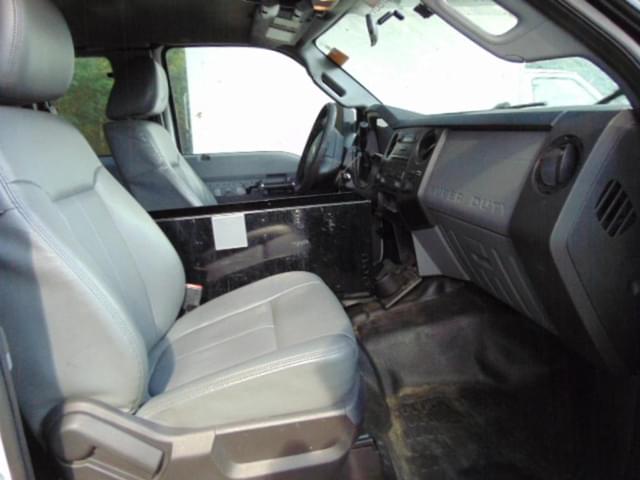 Image of Ford F-250 equipment image 3