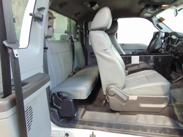 Image of Ford F-250 equipment image 4
