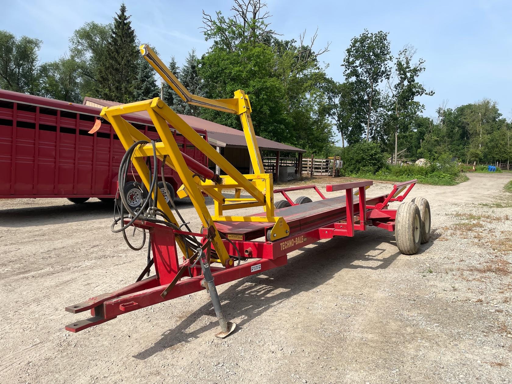 Techno-Bale 900 Equipment Image0