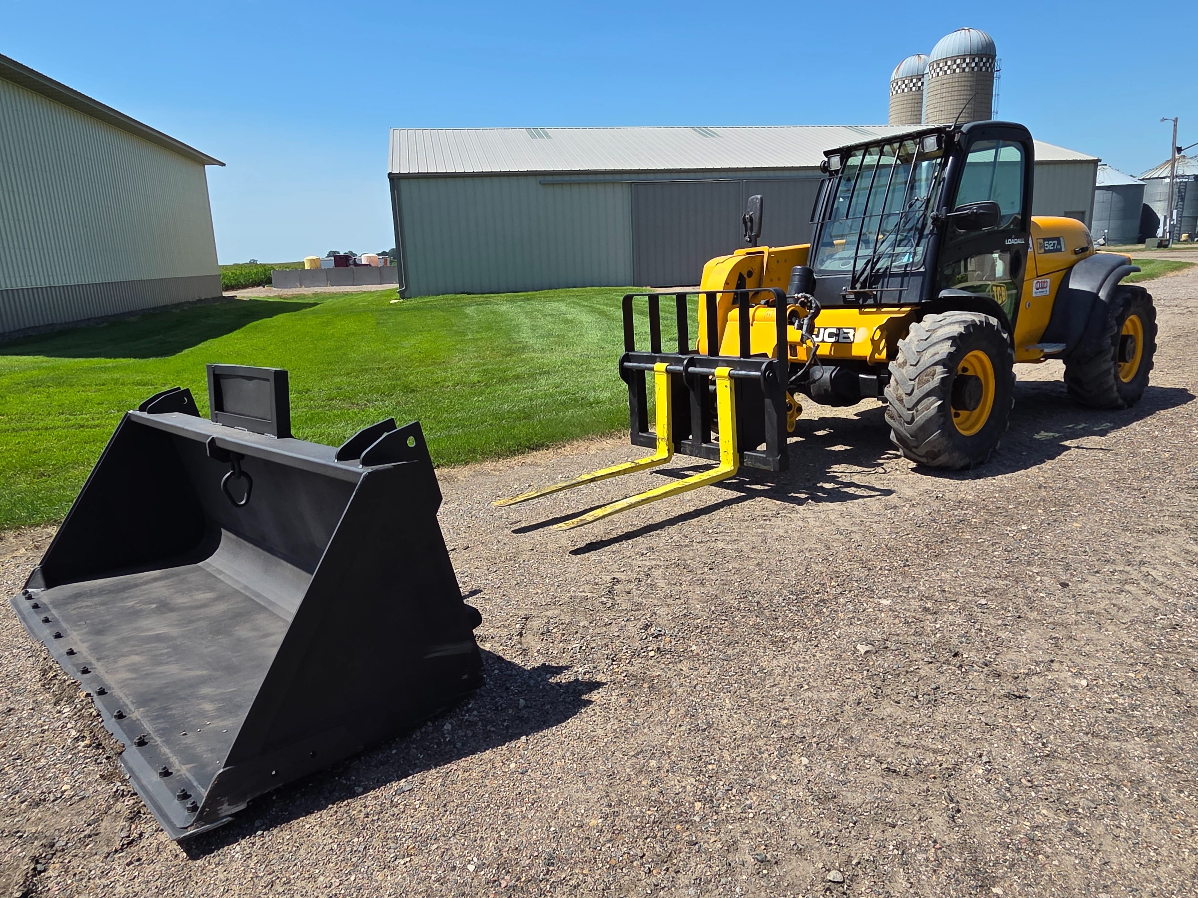 Main image JCB 527-55