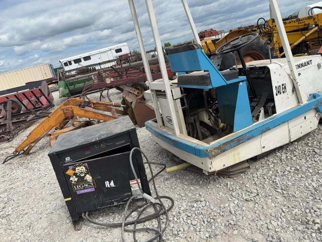 Image of Tennant 240 equipment image 4