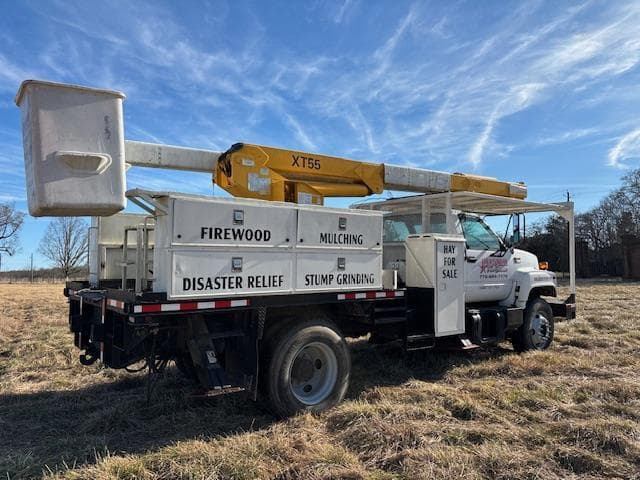 Image of GMC C7500 equipment image 3