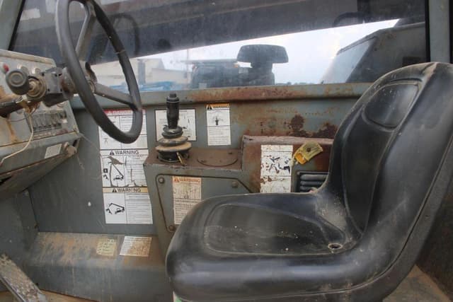 Image of Terex TH1056C equipment image 4