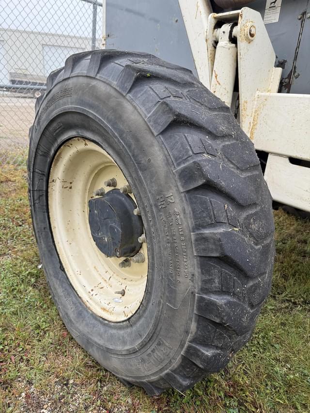Image of Terex TH644C equipment image 4