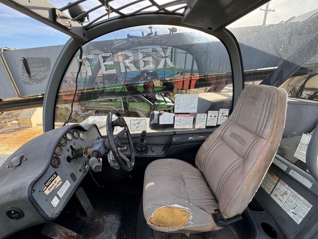 Image of Terex TH844C equipment image 2