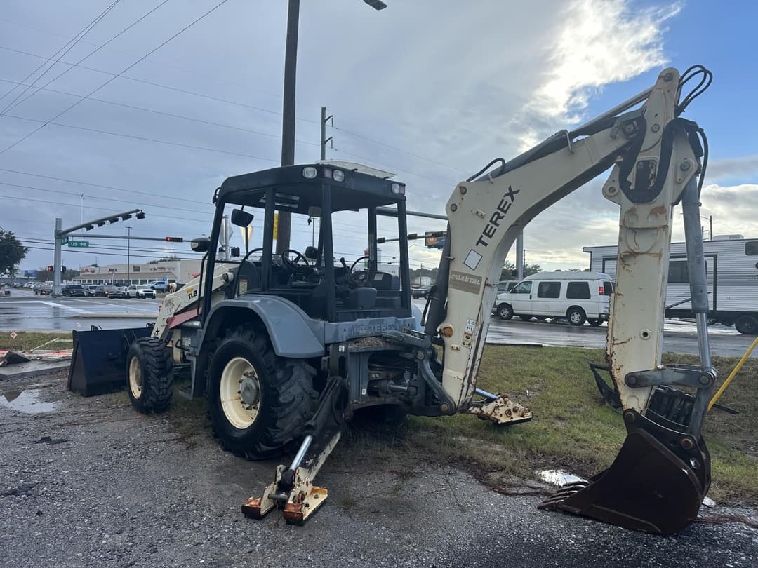 Image of Terex TLB840 Image 0