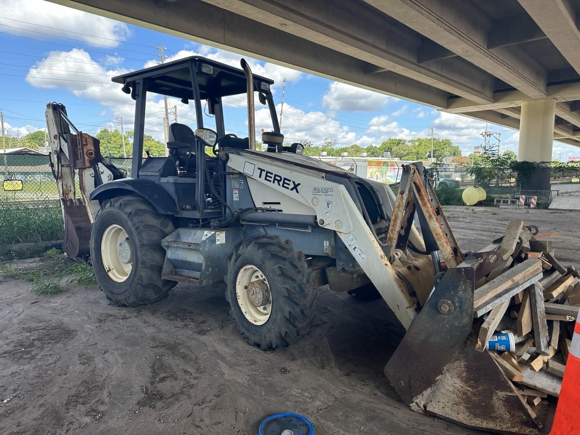 2011 Terex TX760B Equipment Image0
