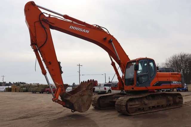 Image of Terex TXC340LC-2 equipment image 2