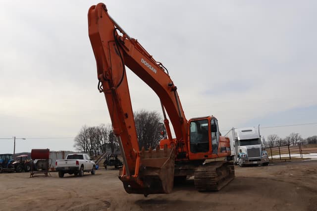 Image of Terex TXC340LC-2 equipment image 1