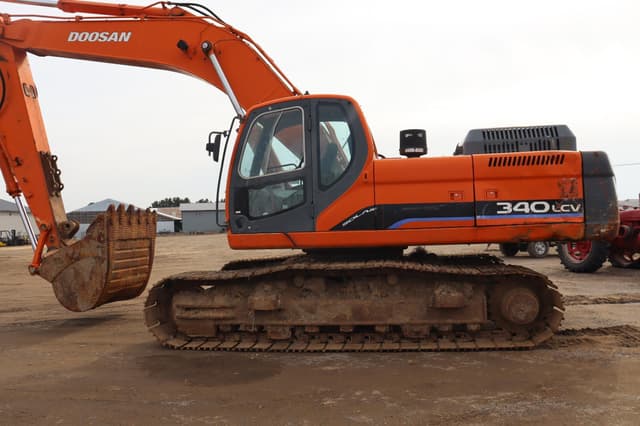 Image of Terex TXC340LC-2 equipment image 3