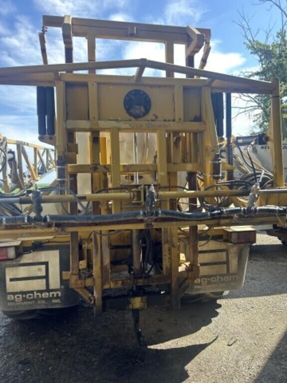 Image of Ag-Chem Terra-Gator 8103 equipment image 4