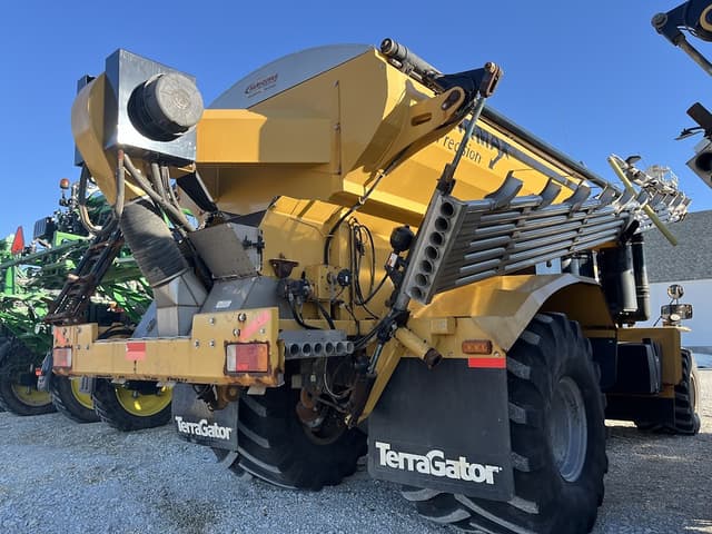 Image of Terra-Gator TG8400 equipment image 2