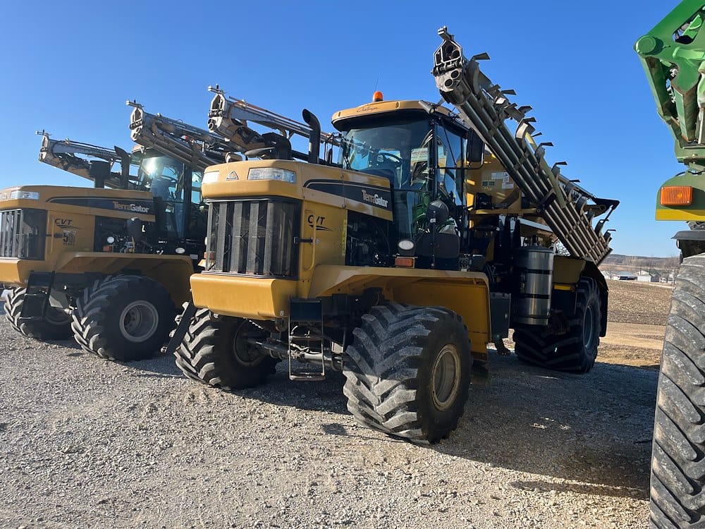 2016 Terra-Gator TG8400 Equipment Image0