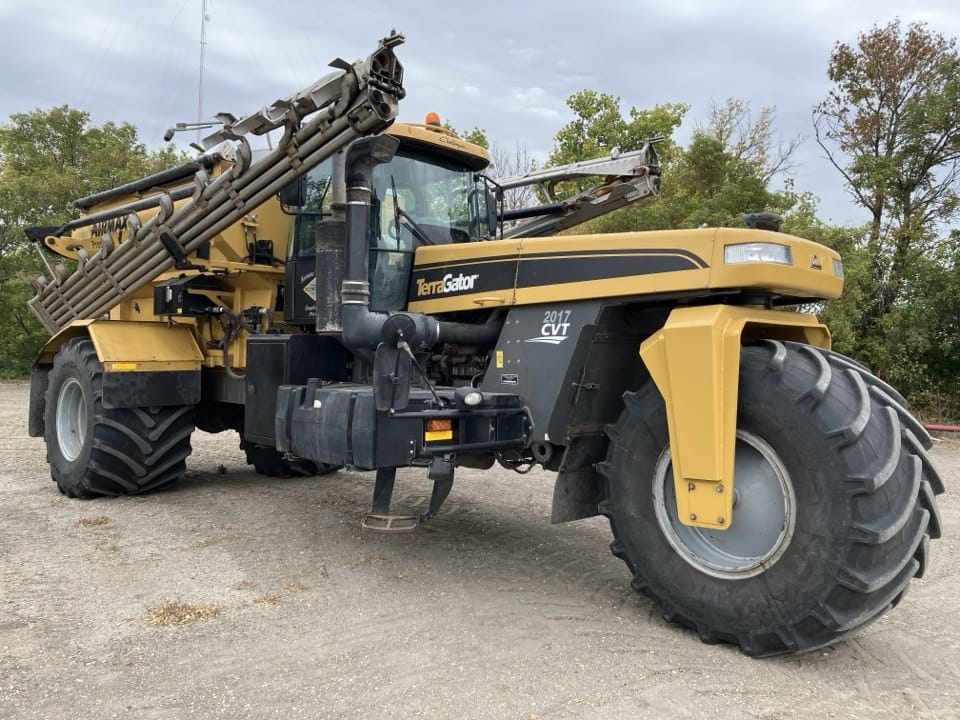 2017 Terra-Gator TG9300B Equipment Image0