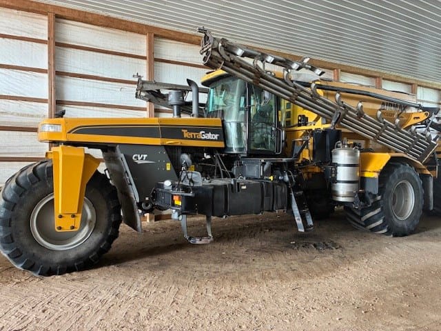 2017 Terra-Gator TG9300B Equipment Image0