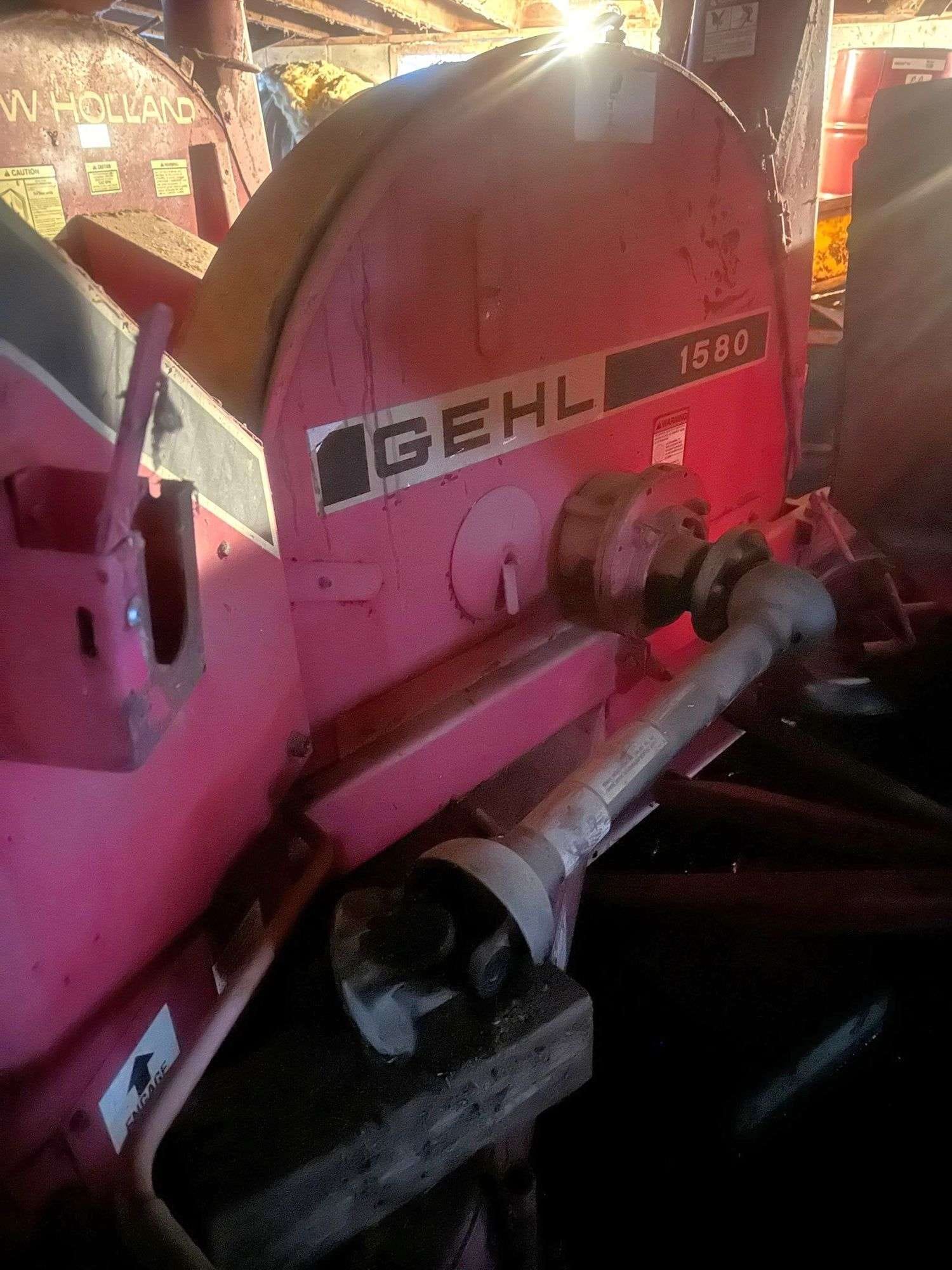 Gehl 1580 Equipment Image0