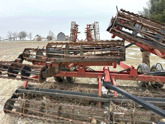 Image of Unverferth 220 equipment image 3