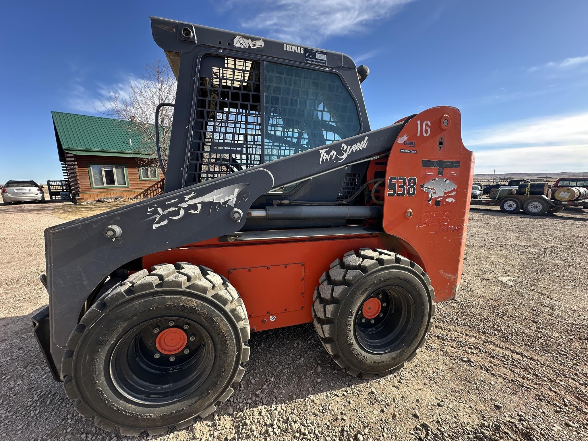 Thomas T255 Equipment Image0