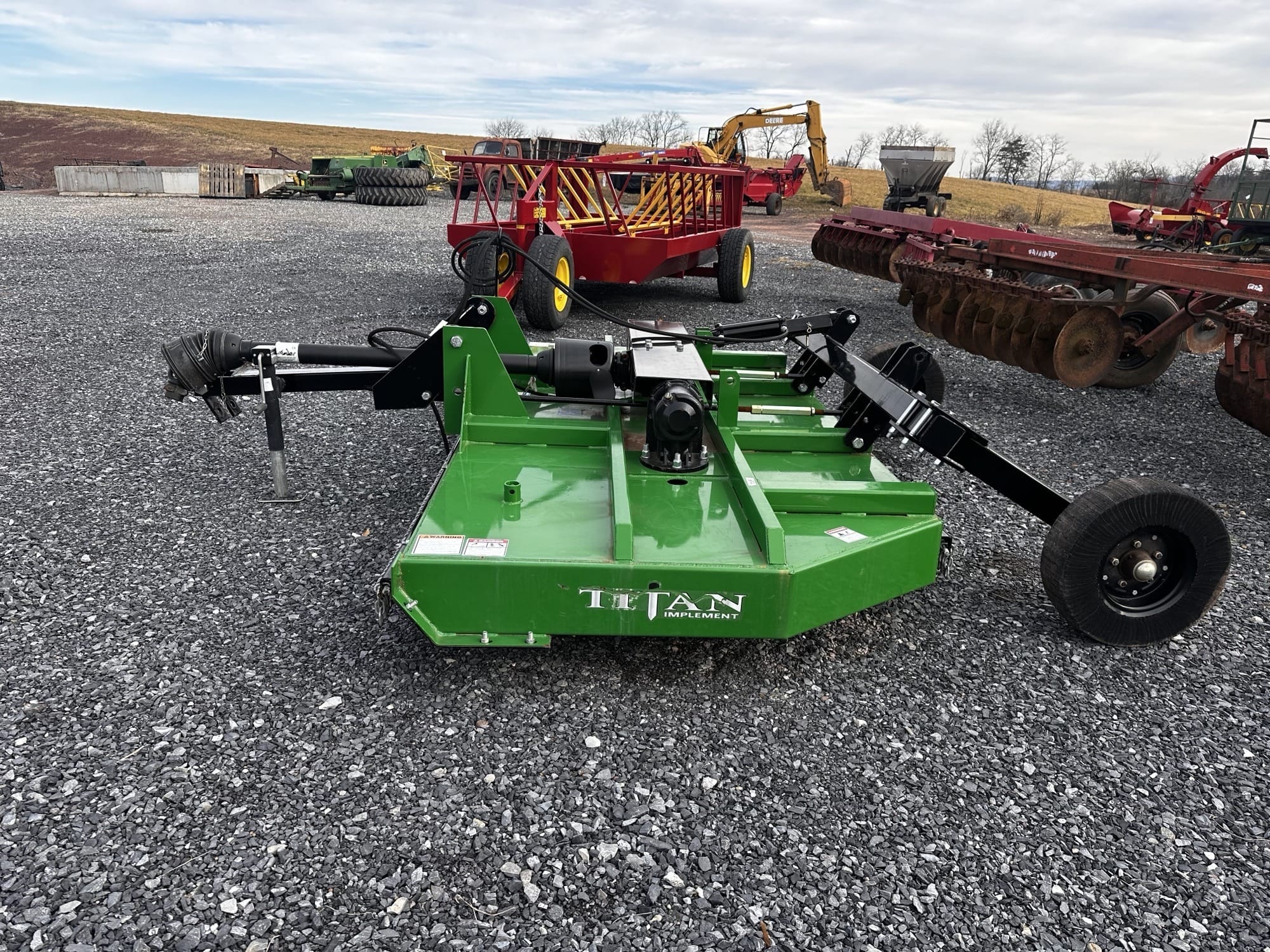 2022 Titan 1810 Equipment Image0